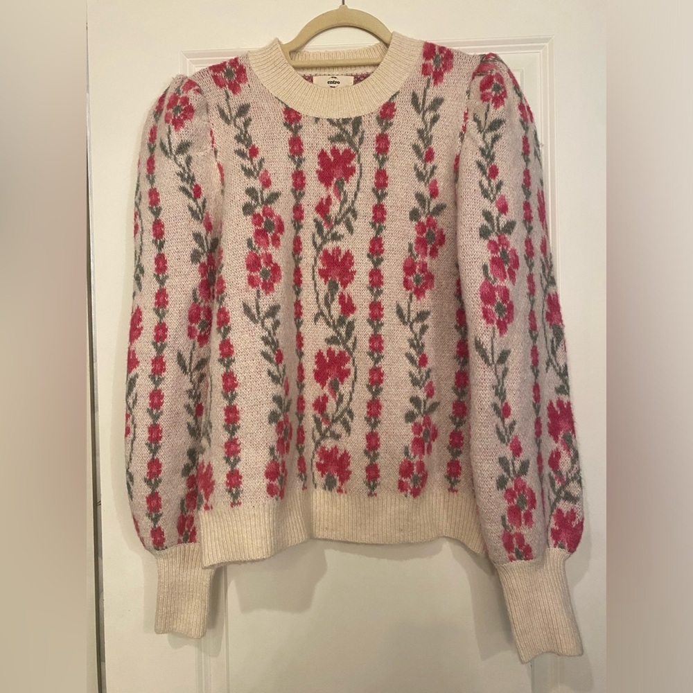 Floral sweater size M